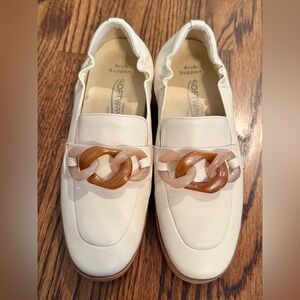 NWT Softwaves Gali Loafer Size 38/7.5